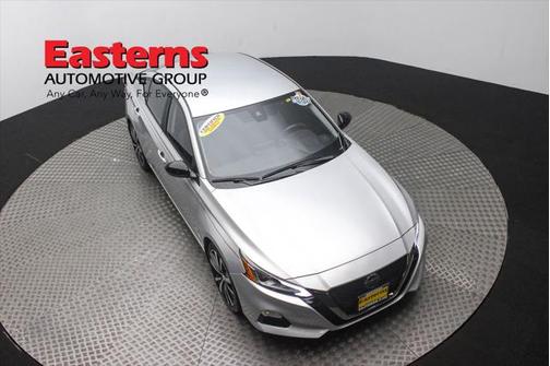 2022 Nissan Altima SR FWD