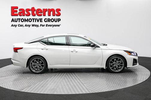 2023 Nissan Altima SR VC-Turbo FWD