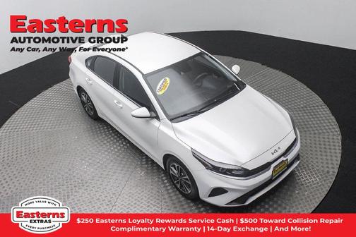 Snow White Pearl 2023 Kia Forte LXS