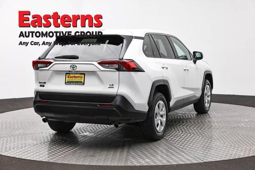 Ice Cap 2024 Toyota RAV4 LE