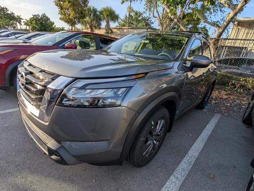 2025 Nissan Pathfinder SV FWD
