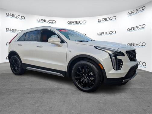 2022 Cadillac XT4 Premium Luxury