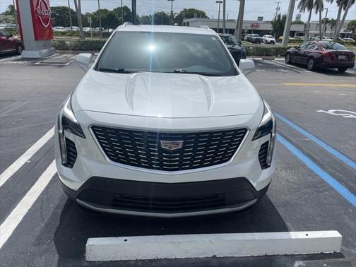 2022 Cadillac XT4 Premium Luxury