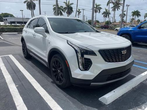 2022 Cadillac XT4 Premium Luxury