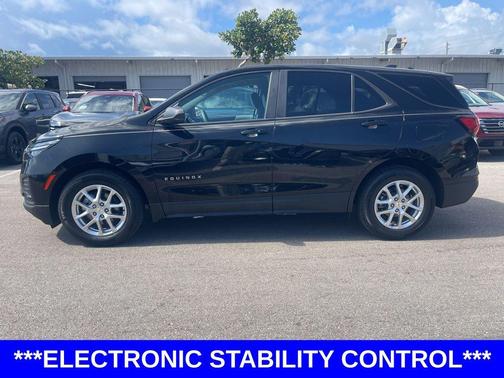 Mosaic Black Metallic 2022 Chevrolet Equinox LS