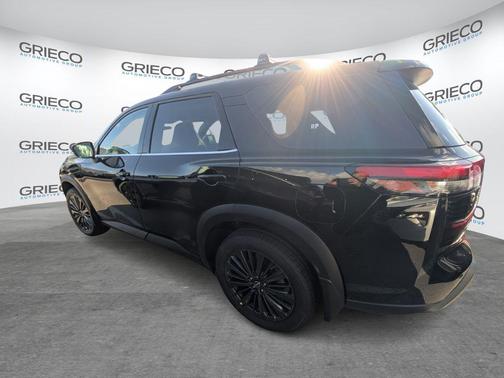 Super Black 2026 Nissan Pathfinder SL