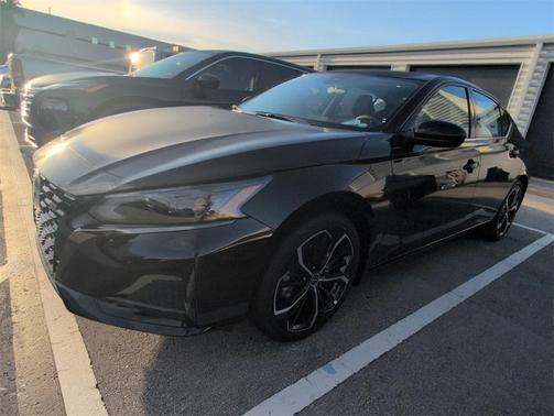 2025 Nissan Altima SR FWD