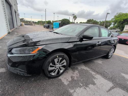 2025 Nissan Altima S FWD