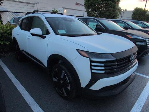 2025 Nissan Kicks SR
