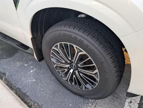 2025 Nissan Armada SL 2WD