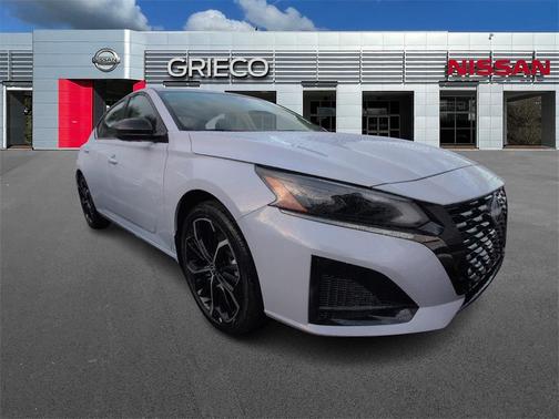2025 Nissan Altima SR FWD