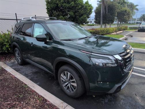 2025 Nissan Pathfinder SL FWD