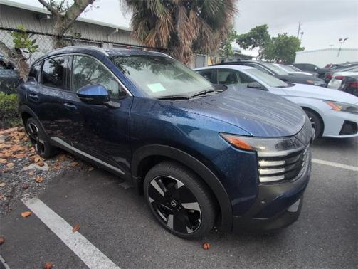 2025 Nissan Kicks SR