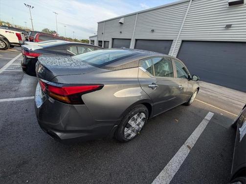 2025 Nissan Altima S FWD