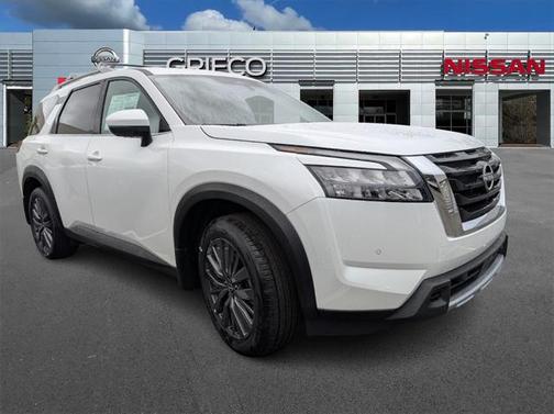 2025 Nissan Pathfinder SL FWD