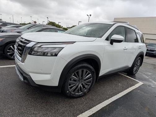 2025 Nissan Pathfinder SL FWD