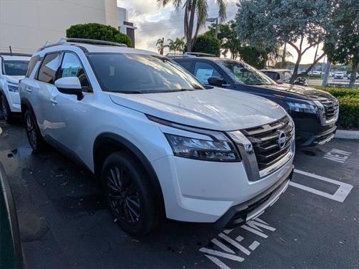 2025 Nissan Pathfinder SL FWD