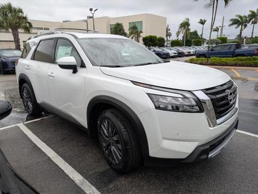 2025 Nissan Pathfinder SL FWD