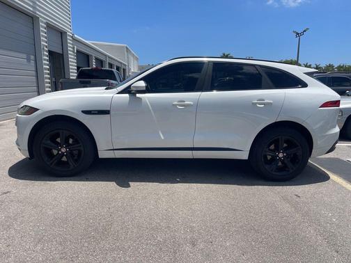 Polaris White 2017 Jaguar F-PACE 20d R-Sport