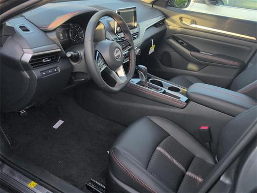 2025 Nissan Altima SR FWD