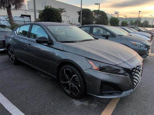 2025 Nissan Altima SR FWD