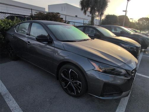 2025 Nissan Altima SR FWD