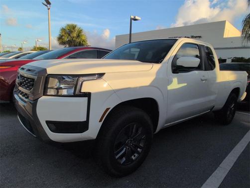 2025 Nissan Frontier SV