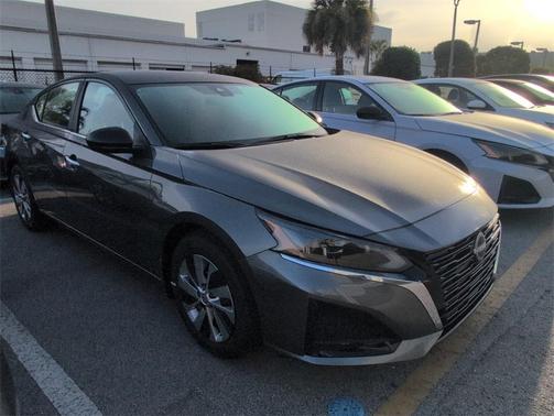 2025 Nissan Altima S FWD