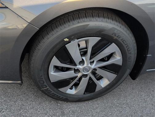 2025 Nissan Altima S FWD