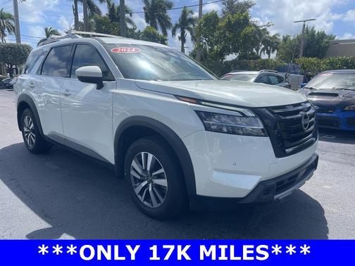 2024 Nissan Pathfinder SL FWD
