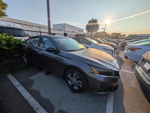 2025 Nissan Altima S FWD