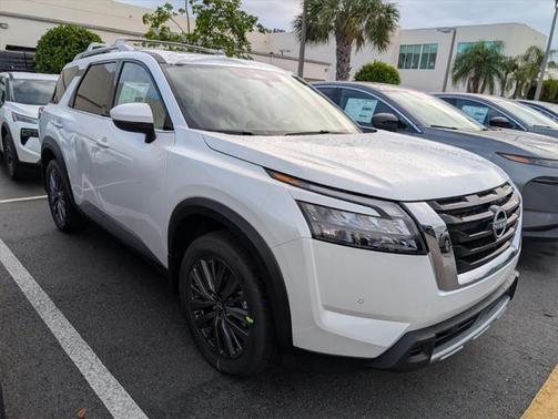 2025 Nissan Pathfinder SL FWD