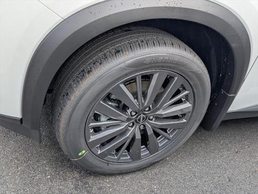 2025 Nissan Pathfinder SL FWD