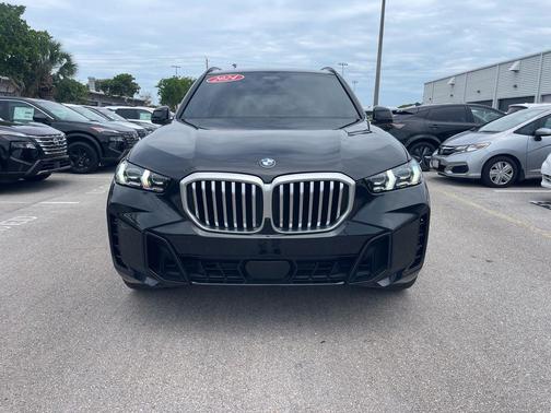 Black Sapphire Metallic 2024 BMW X5 sDrive40i
