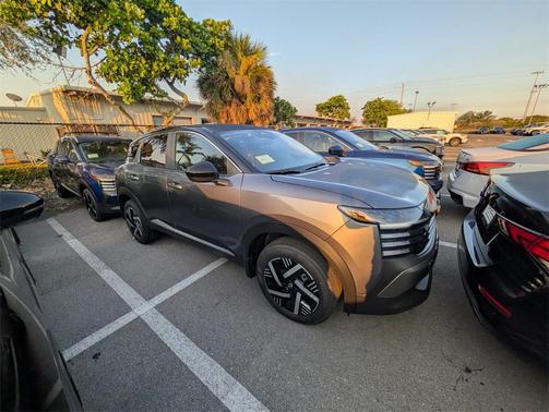 2025 Nissan Kicks SV