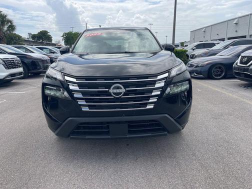 Super Black 2025 Nissan Rogue SV