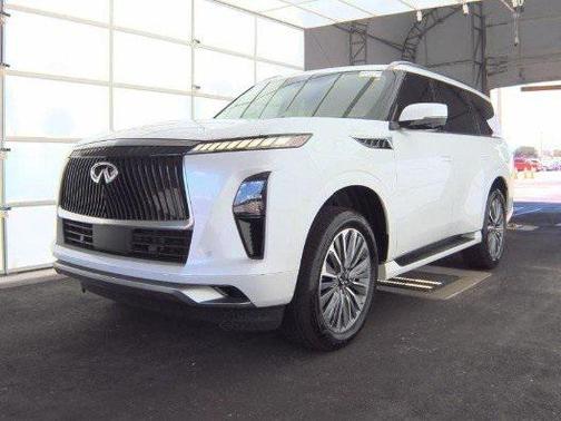 2025 INFINITI QX80 Luxe
