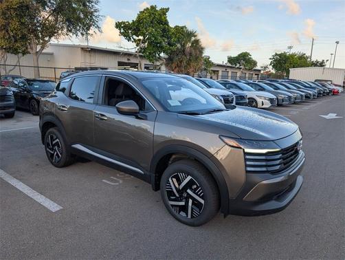 2025 Nissan Kicks SV