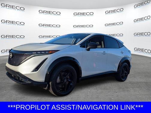 Everest White Pearl Tricoat 2023 Nissan ARIYA ENGAGE