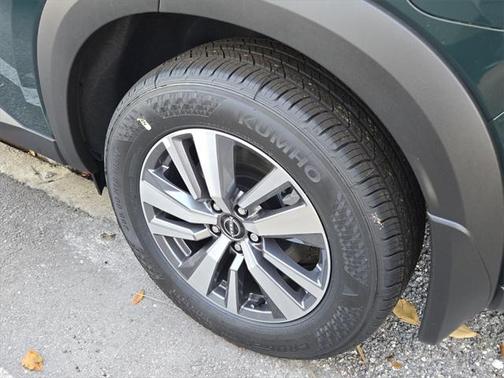 2025 Nissan Pathfinder SL FWD