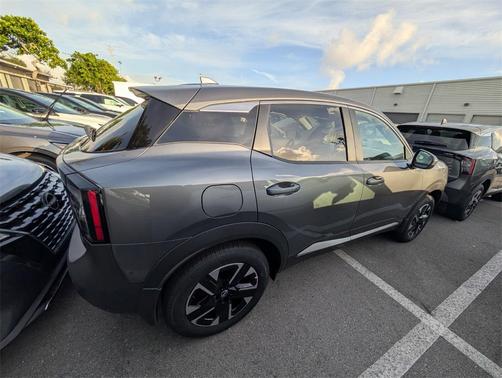 2025 Nissan Kicks SV