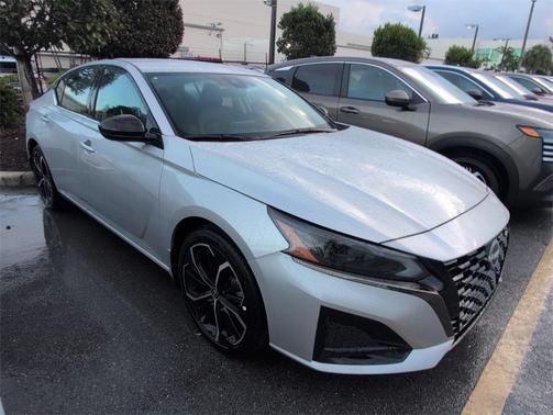 2025 Nissan Altima SR FWD