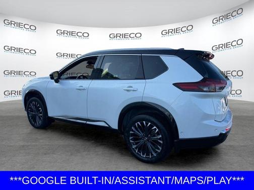 Everest White Pearl/Super Black 2024 Nissan Rogue Platinum