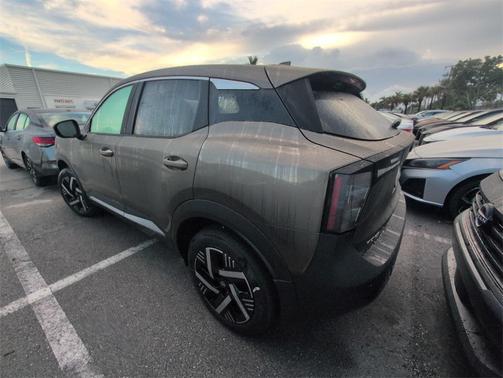 2025 Nissan Kicks SV