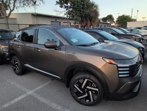 2025 Nissan Kicks SV