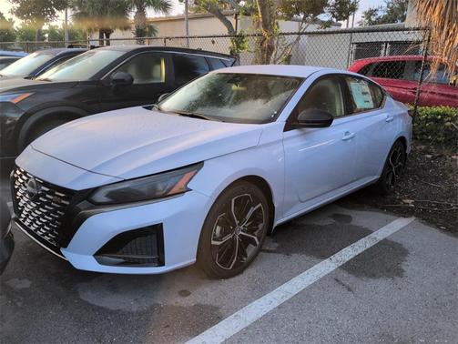 2025 Nissan Altima SR FWD