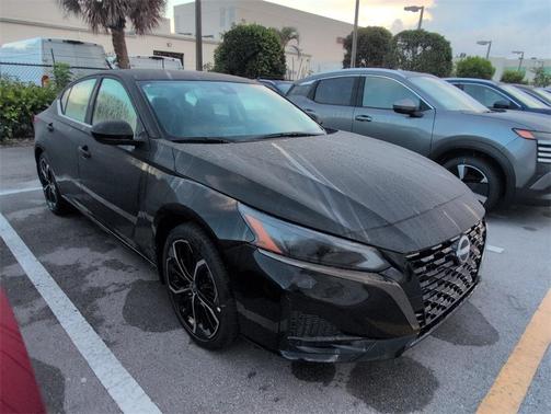 2025 Nissan Altima SR FWD