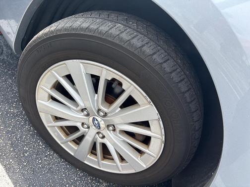 2017 Subaru Impreza 2.0i Premium