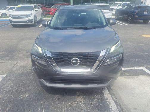 Gun Metallic 2021 Nissan Rogue SV