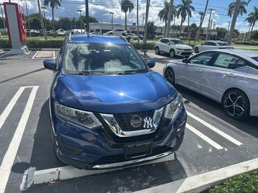 2020 Nissan Rogue SV